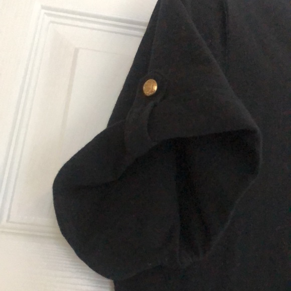 Black top. - Picture 4 of 8